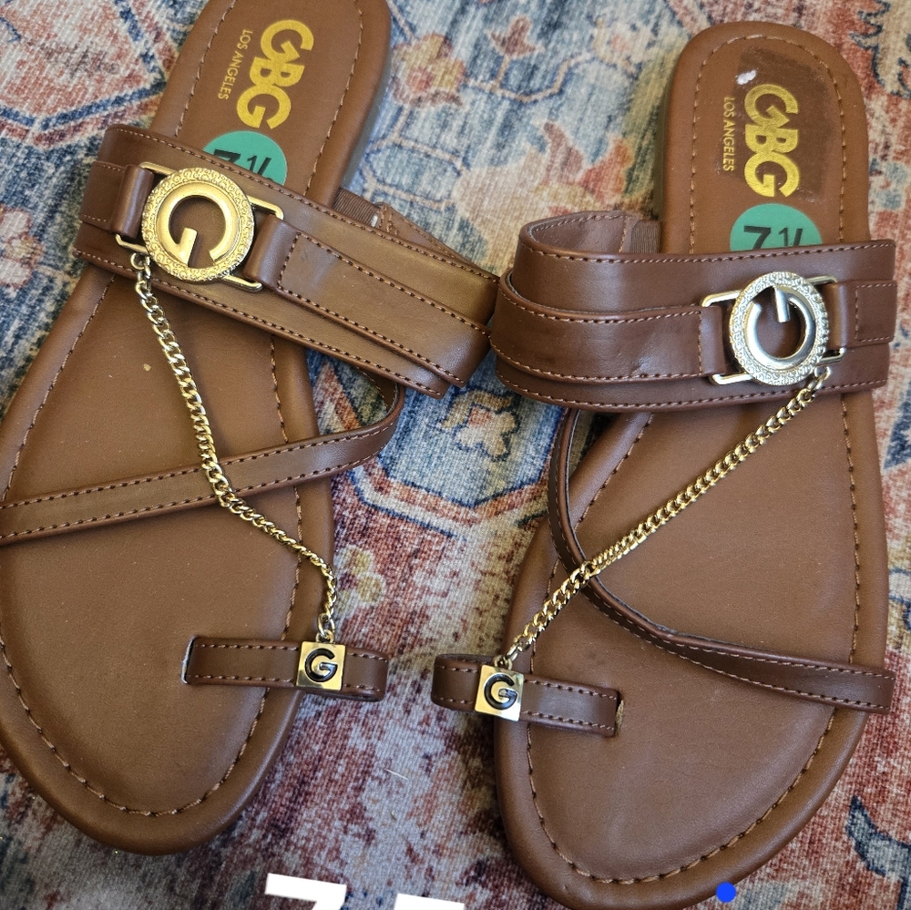 Woman's sandals 7.5